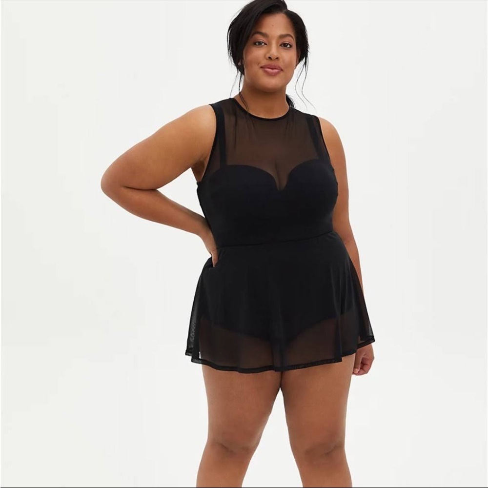 Torrid 4 D/DD NWOT Black Mesh Skater Swimsuit